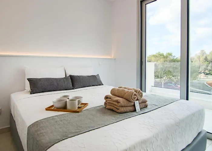 Phaedrus Living - Seaside Executive Flat Harbour 101 Διαμέρισμα *