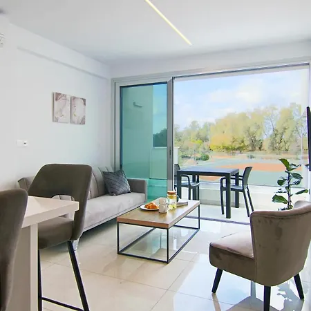 شقة Phaedrus Living - Seaside Executive Flat Harbour 101 بافوس