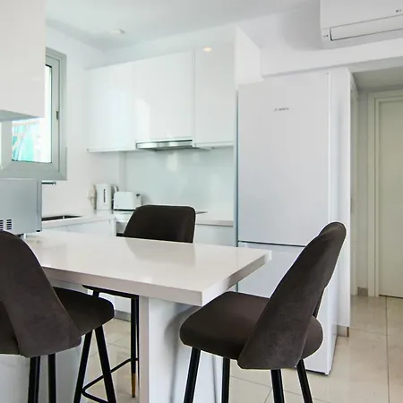 Phaedrus Living - Seaside Executive Flat Harbour 101 * Paphos